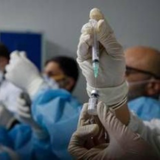 Covid, Bassetti: &quot;In campana con la nuova variante, in Asia aumento di casi&quot;