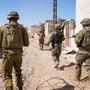 Idf marchia con numeri in fronte i palestinesi fermati in Cisgiordania Idf marchia con numeri in fronte i palestinesi fermati in Cisgiordania