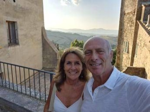 Massimo Caputi, morta la moglie Roberta: "Eri la mia stella polare" Massimo Caputi, morta la moglie Roberta: "Eri la mia stella polare"