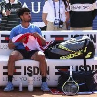 Alcaraz si ritira da Madrid, Sinner sarà numero uno almeno fino agli Internazionali di Roma