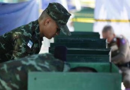 Thailandia, nuovi venti di guerra con la Cambogia: "Nullo l'accordo di pace di ottobre"