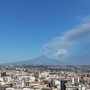 Etna, nube di cenere di 4 chilometri dal vulcano: scatta allerta rossa per l'aviazione Etna, nube di cenere di 4 chilometri dal vulcano: scatta allerta rossa per l'aviazione