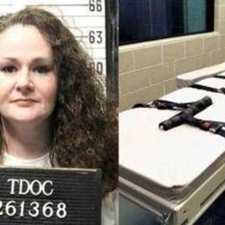 Christa Pike, legali: "Rifiutata la richiesta dei medici di togliere le manette dal letto". I dettagli choc dell'esecuzione fallita Christa Pike, legali: "Rifiutata la richiesta dei medici di togliere le manette dal letto". I dettagli choc dell'esecuzione fallita
