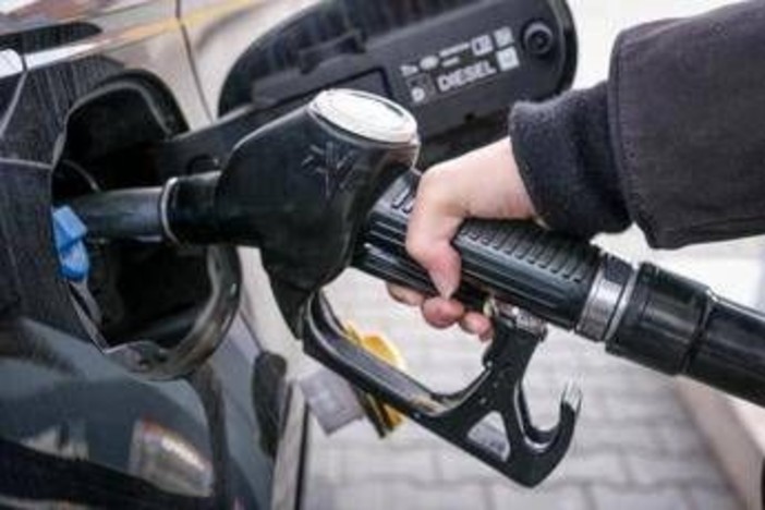 Bollo auto, quanto si risparmia con l'abolizione? L'analisi