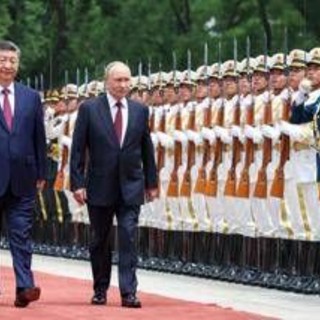 Cina-Russia, Putin a Pechino. Xi: "Tra noi relazione solida basata su fiducia reciproca"
