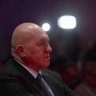 Crosetto bloccato a Dubai, volo cancellato dopo attacco Usa all'Iran Crosetto bloccato a Dubai, volo cancellato dopo attacco Usa all'Iran