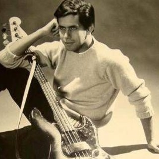 Morto a 83 anni Pino Presti, il maestro del basso dietro a tanti successi di Mina Morto a 83 anni Pino Presti, il maestro del basso dietro a tanti successi di Mina