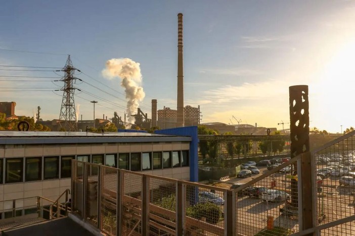 Commissione Ue approva il prestito ponte da 390 mln per ex Ilva