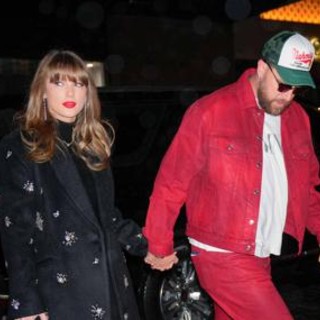 Taylor Swift si sposa, le regole del matrimonio blindato: vietati smartphone e il +1 ai single Taylor Swift si sposa, le regole del matrimonio blindato: vietati smartphone e il +1 ai single