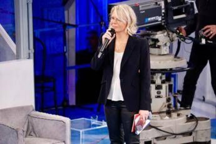 Amici, oggi domenica 16 novembre: ospiti e anticipazioni