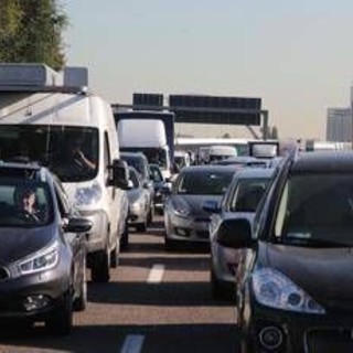 Incidente sulla Pontina, 3 feriti: traffico in tilt in direzione Roma Incidente sulla Pontina, 3 feriti: traffico in tilt in direzione Roma