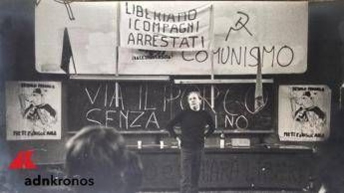 Dario Fo e l’attivismo politico nel '74, il fotografo Bordoni: "Nei miei scatti la sua magia" - Le immagini