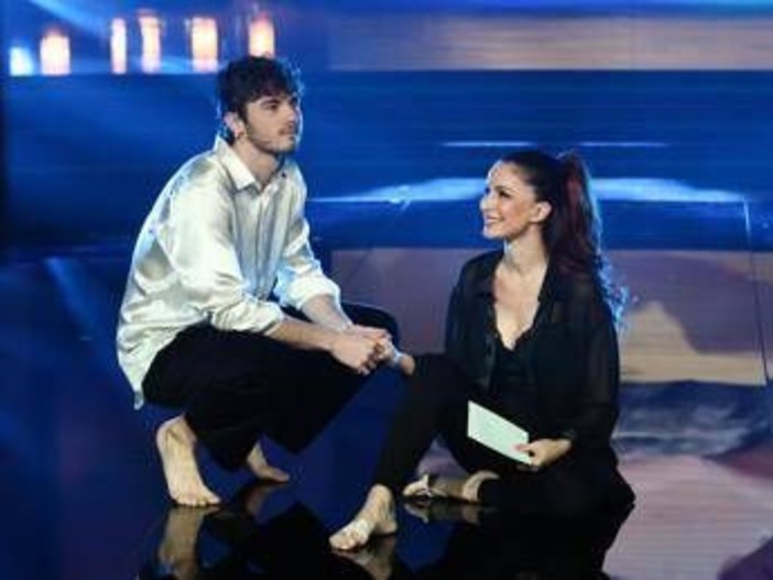 Ballando, Delogu e il sostegno prima della finale: "Spero di non rovinare nulla" Ballando, Delogu e il sostegno prima della finale: "Spero di non rovinare nulla"