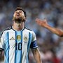Messi, il comunicato della famiglia su papà Jorge: "Sotto osservazione, rispettate privacy" Messi, il comunicato della famiglia su papà Jorge: "Sotto osservazione, rispettate privacy"