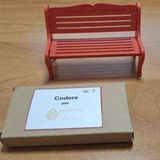 Violenza sulle donne, 'Piccola Panchina Rossa' da scrivania: il regalo per sostenere la speranza Violenza sulle donne, 'Piccola Panchina Rossa' da scrivania: il regalo per sostenere la speranza