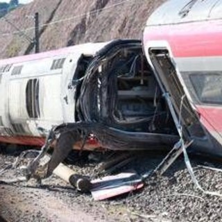 Scontro tra treni in Spagna, il rapporto sull'incidente: "Frattura rotaia possibile causa" Scontro tra treni in Spagna, il rapporto sull'incidente: "Frattura rotaia possibile causa"