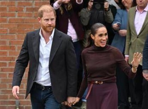Harry vuole far pace con la Famiglia Reale: "Ma ci sono alcune persone che non vogliono" Harry vuole far pace con la Famiglia Reale: "Ma ci sono alcune persone che non vogliono"
