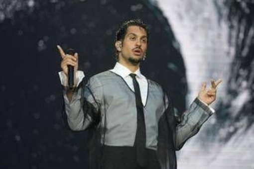 Mahmood lascia l'Italia: "Mi trasferisco in Spagna, mi sento tigre allo zoo"