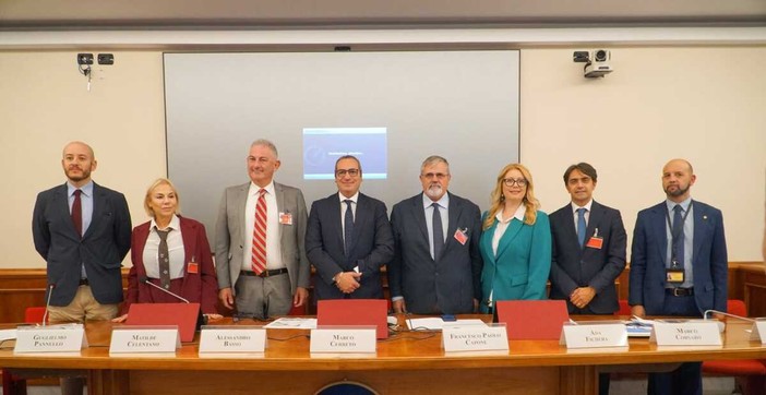 Imperia, il progetto delle navette a guida autonoma alla Camera dei Deputati Imperia, il progetto delle navette a guida autonoma alla Camera dei Deputati