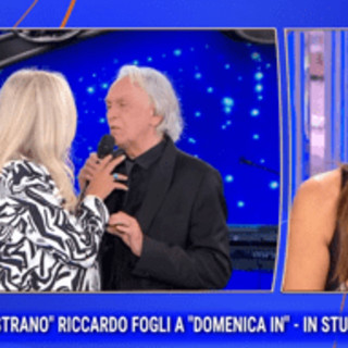 Riccardo Fogli 'confuso' a Domenica In, la moglie spiega: "Voleva fare il simpatico" Riccardo Fogli 'confuso' a Domenica In, la moglie spiega: "Voleva fare il simpatico"