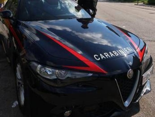 Napoli, sequestra per ore ragazza adescata sui social e la violenta: arrestato Napoli, sequestra per ore ragazza adescata sui social e la violenta: arrestato