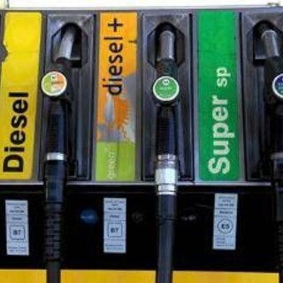 Carburanti, Salvini: "Proroga del taglio delle accise sul diesel fino al 10 settembre". Allo studio per dopo misure selettive Carburanti, Salvini: "Proroga del taglio delle accise sul diesel fino al 10 settembre". Allo studio per dopo misure selettive