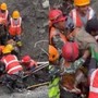 Miracolo in Nepal, estratti vivi due operai rimasti intrappolati in una galleria 9 giorni dopo l'alluvione Miracolo in Nepal, estratti vivi due operai rimasti intrappolati in una galleria 9 giorni dopo l'alluvione