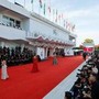 Cannes senza italiani, così la Mostra del cinema di Venezia rischia l'overbooking