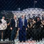 Gli 80 anni di Trump e lo show di arti marziali alla Casa Bianca davanti a 100mila persone Gli 80 anni di Trump e lo show di arti marziali alla Casa Bianca davanti a 100mila persone