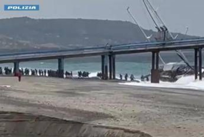 Traffico di migranti dalla Turchia a Reggio Calabria, fermata rete: 25 arresti