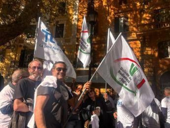 Carburanti, oggi a Roma la protesta di Taxi e Ncc sotto il ministero dei Trasporti: "Governo ci incontri"