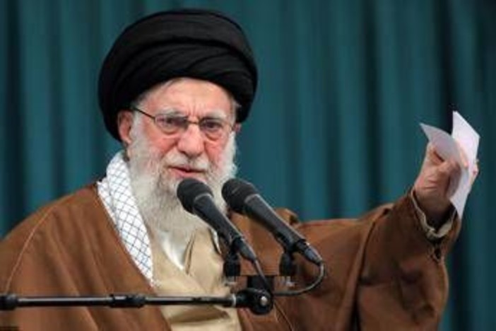 Iran, ondata di missili contro Israele. Teheran smentisce attacco a Khamenei Iran, ondata di missili contro Israele. Teheran smentisce attacco a Khamenei