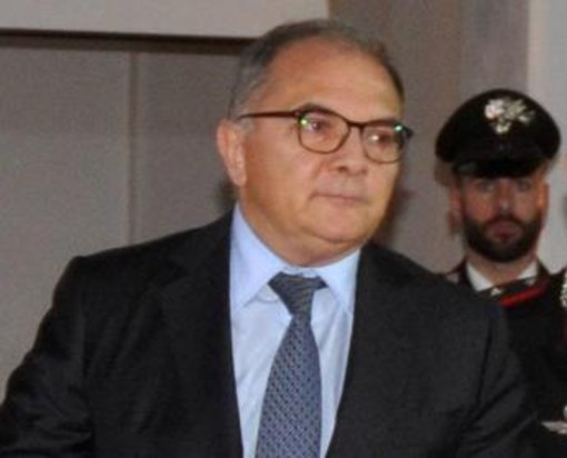 Mafia, la denuncia di de Lucia: "Sistema carcerario non funziona. Boss continuano a comandare" Mafia, la denuncia di de Lucia: "Sistema carcerario non funziona. Boss continuano a comandare"