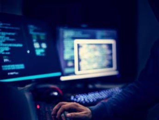 Hackeraggio Revolut, polizia postale indaga per accesso abusivo e frode informatica