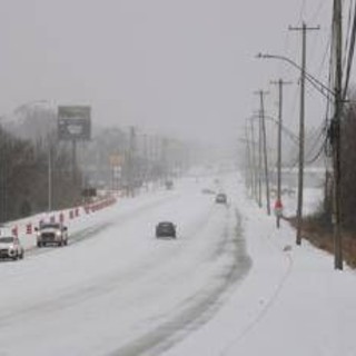 Tempesta di neve e ghiaccio negli Usa, oltre 12mila voli cancellati Tempesta di neve e ghiaccio negli Usa, oltre 12mila voli cancellati