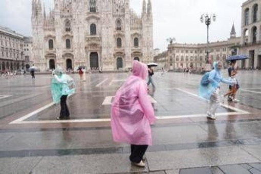 Meteo, cede l’anticiclone: arrivano piogge e rovesci a partire dal Nord-Ovest Meteo, cede l’anticiclone: arrivano piogge e rovesci a partire dal Nord-Ovest