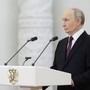 Putin contro Nato e Ue: "Minaccia russa scusa per giustificare aumento spese militari" Putin contro Nato e Ue: "Minaccia russa scusa per giustificare aumento spese militari"