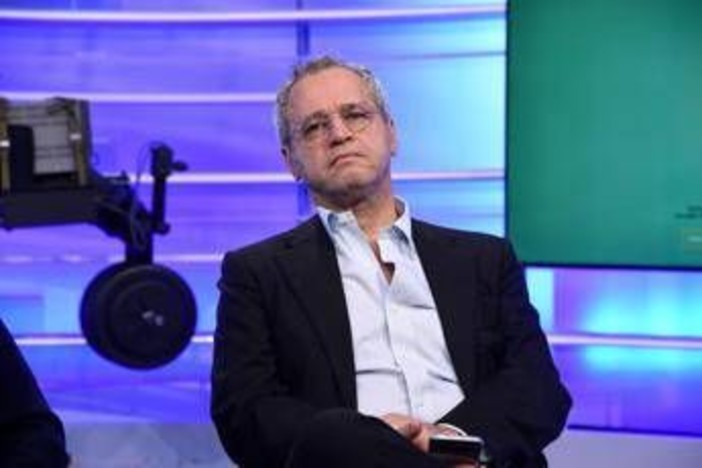 Mentana lascia La7? Il post misterioso: "Devi capire quando è il momento di staccare" Mentana lascia La7? Il post misterioso: "Devi capire quando è il momento di staccare"