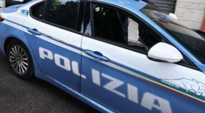 Roma, auto non si ferma a controllo polizia e in fuga provoca incidente: 2 morti e un ferito