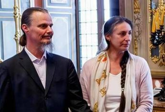 Famiglia nel bosco, la mamma potrà vedere i figli due volte a settimana Famiglia nel bosco, la mamma potrà vedere i figli due volte a settimana