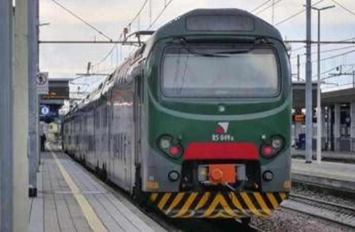 Sciopero generale 18 maggio, dai treni alla scuola: chi si ferma e perché Sciopero generale 18 maggio, dai treni alla scuola: chi si ferma e perché