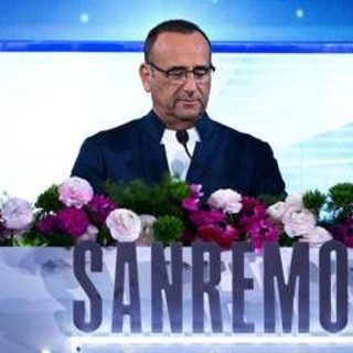 Carlo Conti replica a Gassmann: "Equivoco, nessun divieto per i parenti sul palco" Carlo Conti replica a Gassmann: "Equivoco, nessun divieto per i parenti sul palco"