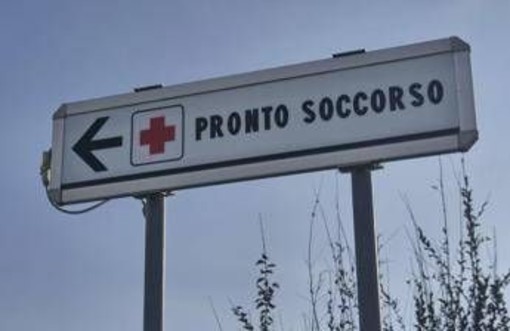Auto contro un muretto nel Barese, morti fratello e sorella