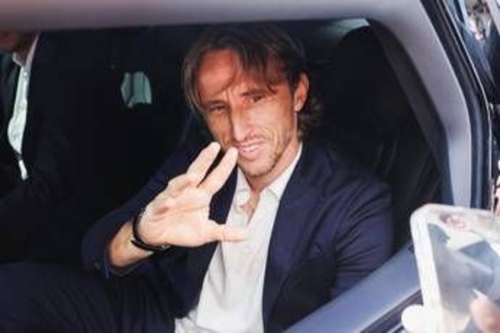 Modric: "Al Milan per vincere e portare esperienza. Scudetto a 40 anni come Ibra? Sarei felicissimo"