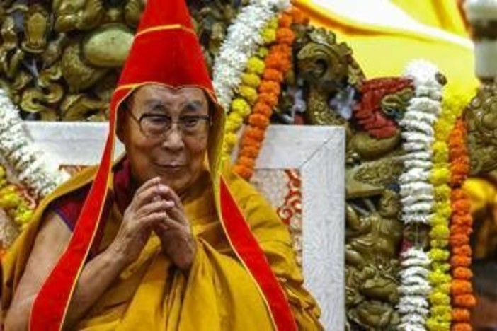 Dalai Lama compie 90 anni, dagli Usa all'India gli auguri al leader spirituale tibetano Dalai Lama compie 90 anni, dagli Usa all'India gli auguri al leader spirituale tibetano