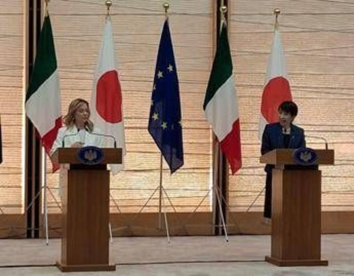 Meloni in Giappone, incontro con Takaichi: "Crediamo molto in questa alleanza, in questa amicizia"
