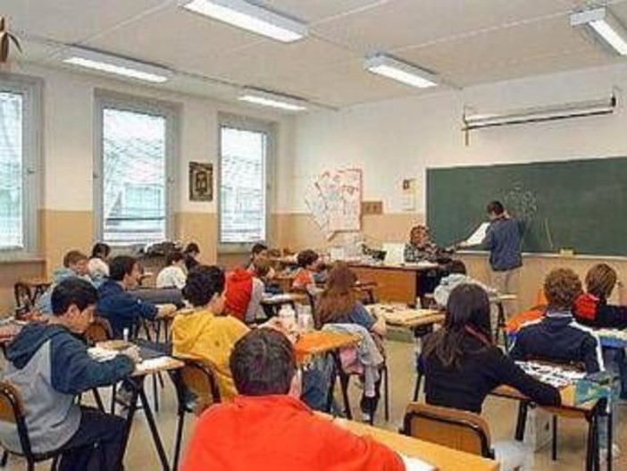 Esami di terza media, conto alla rovescia: cosa sapere su ammissione, prove scritte e colloquio orale