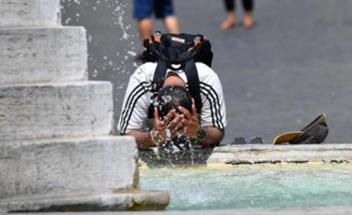 Caldo estremo, oggi 14 città in allerta massima. Da domani il Nord torna a respirare Caldo estremo, oggi 14 città in allerta massima. Da domani il Nord torna a respirare