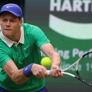 Jannik Sinner eliminato da Bublik ad Halle, Cobolli sfida Zverev