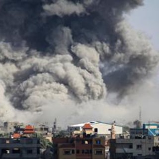 Gaza, ok di Hamas alla proposta di tregua: Israele frena e lancia attacco a Rafah